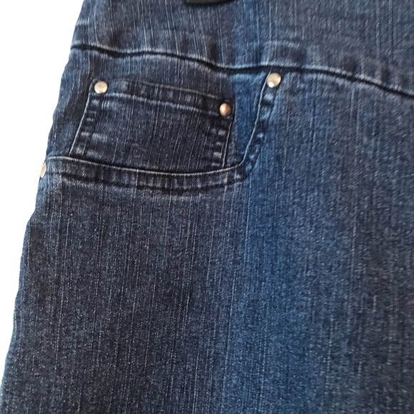 Ruby Rd pull on Capri jeans - Picture 2 of 5